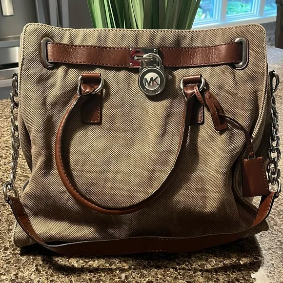 Michael Kors tote purse. $30!!!!!! - Picture 1 of 12